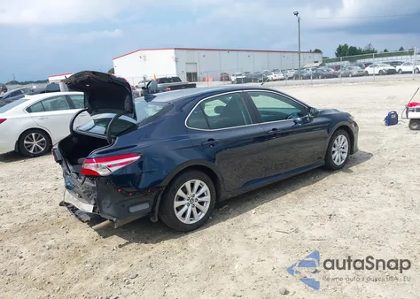 2019 Toyota Camry Le z USA, uszkodzony, nr VIN 4T1B11HK0KU808129